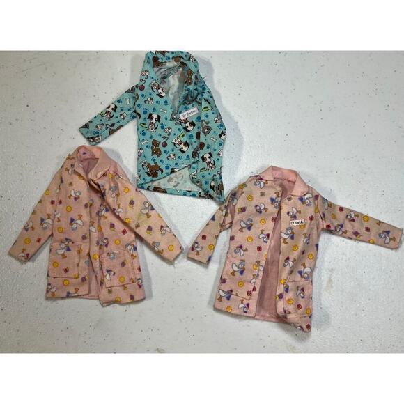 Lot of 6 Barbie Clothing outfits. VET, DOCTOR. Tops + Pants. animals. - Picture 4 of 7